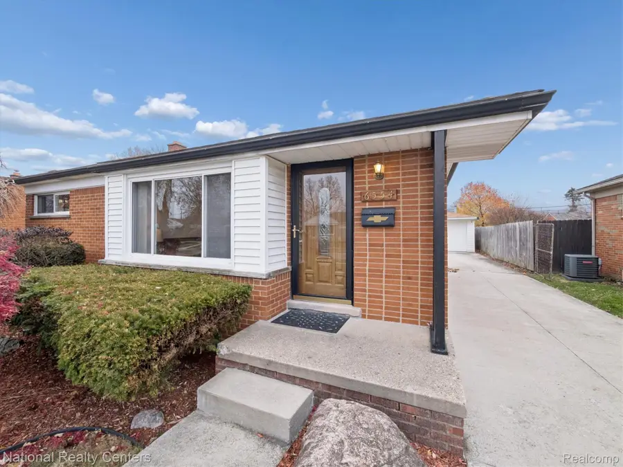 6554 Cardwell Street, Garden City, MI 48135 - Image #3