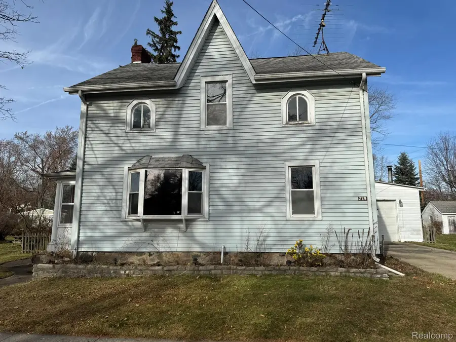 229 E Jackson Street, Lake Orion, MI 48362 - Image #2