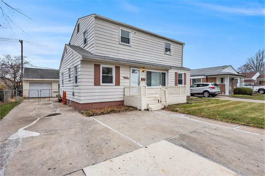 23020 Avon Street, Saint Clair Shores, MI 48082 - Image #2