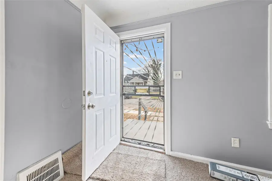 15001 Flanders Street, Detroit, MI 48205 - Image #3