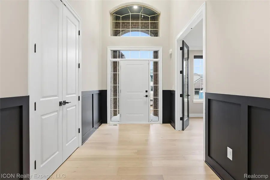 50766 Mistwood Drive, Macomb, MI 48042 - Image #3