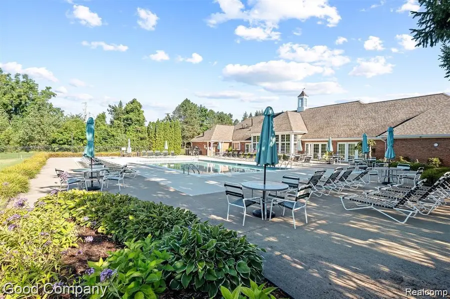 56468 Chesapeake Trail, Shelby Charter Township, MI 48316 - Image #3