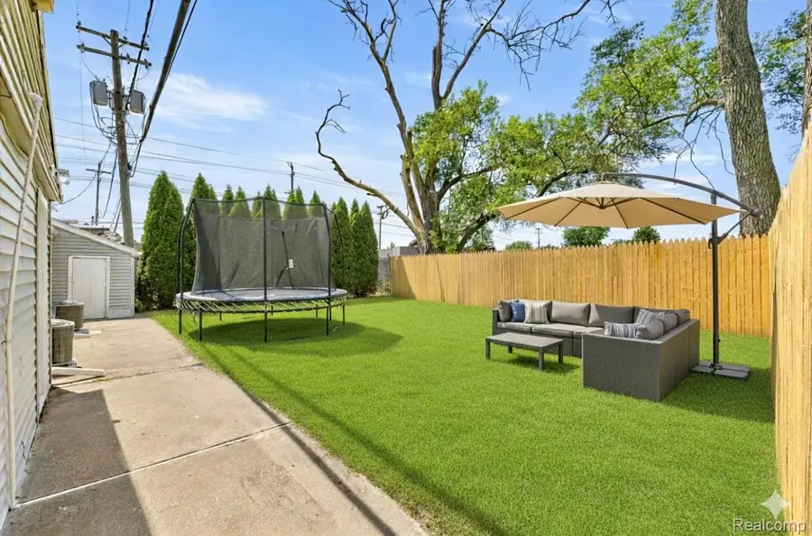 1138 Mckinley Street, Wyandotte, MI 48192 - Image #2