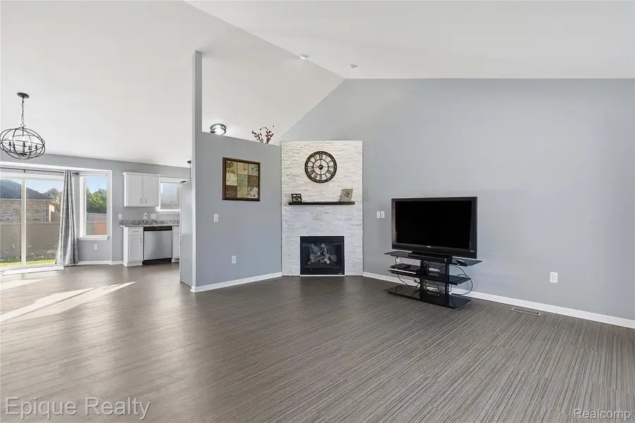 23572 Shepherd Lane, Macomb, MI 48042 - Image #2