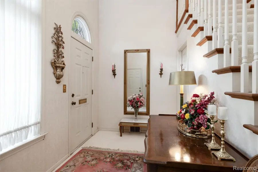 172 Windwood Pointe, Saint Clair Shores, MI 48080 - Image #3