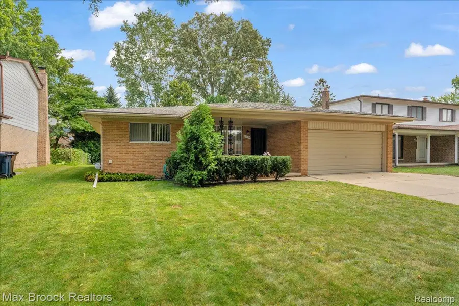 35656 Saxony Drive, Sterling Heights, MI 48310 - Image #2