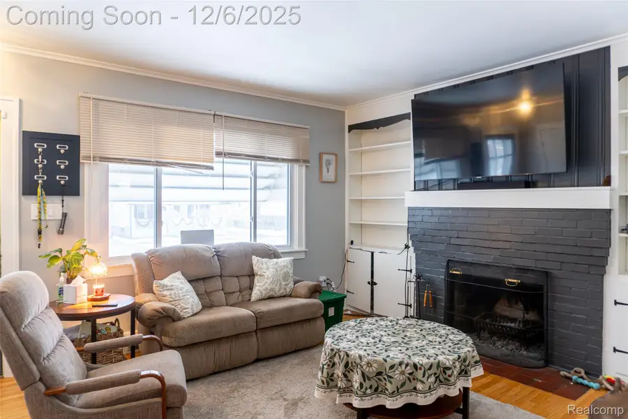 22799 Oakwood Avenue, Eastpointe, MI 48021 - Image #2