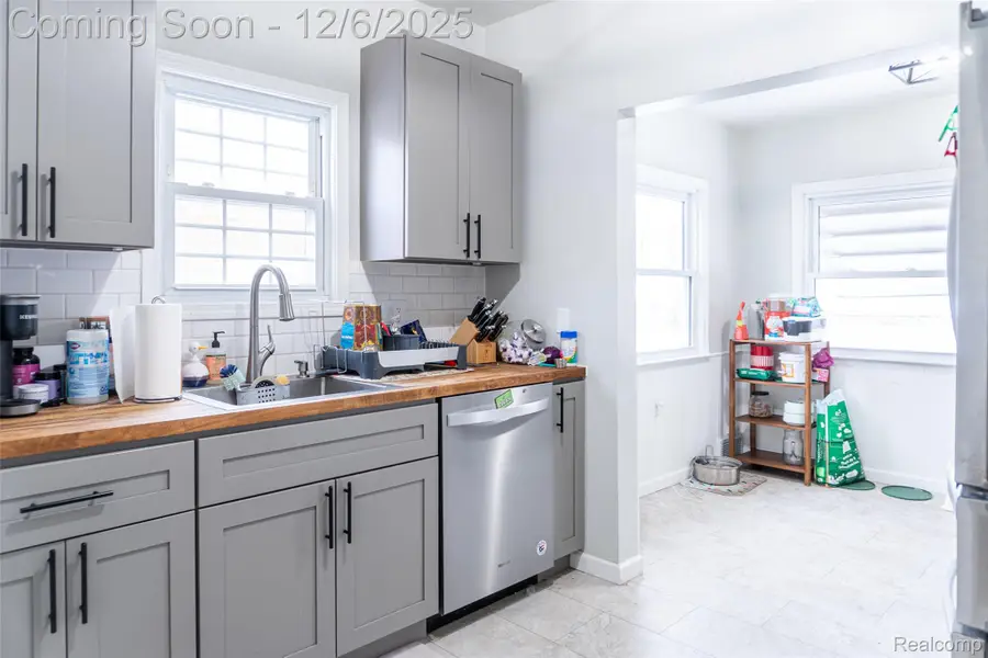 22799 Oakwood Avenue, Eastpointe, MI 48021 - Image #3