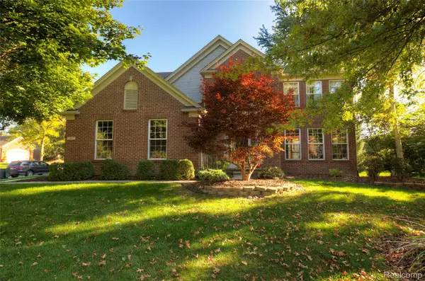 702 Westhills Drive, SouthLyon, MI 48178