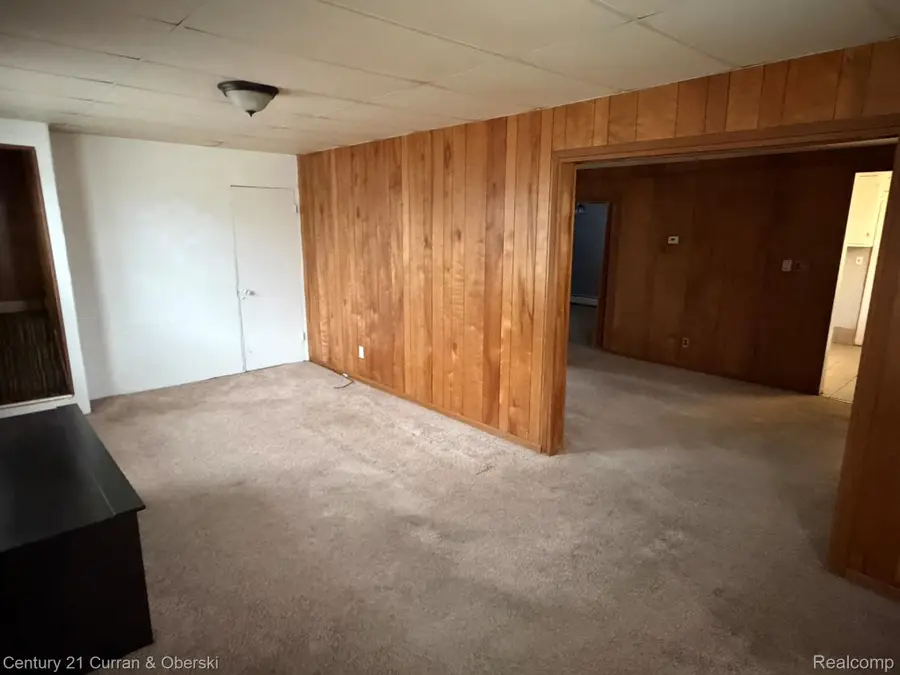 5692 Highview Street, Dearborn Heights, MI 48127 - Image #2