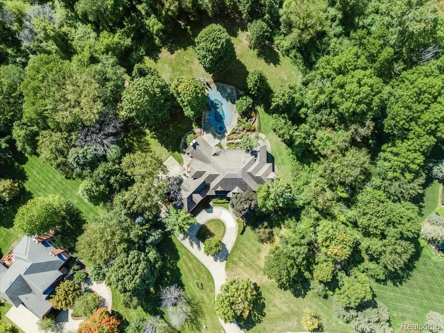 630 Sheldon Court, Rochester, MI 48306 - Image #2