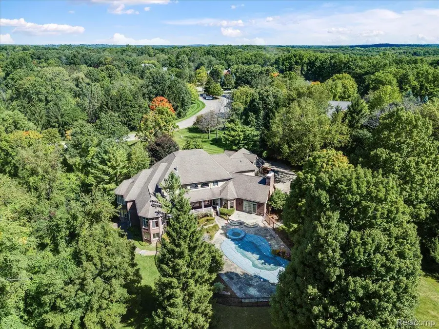 630 Sheldon Court, Rochester, MI 48306 - Image #3