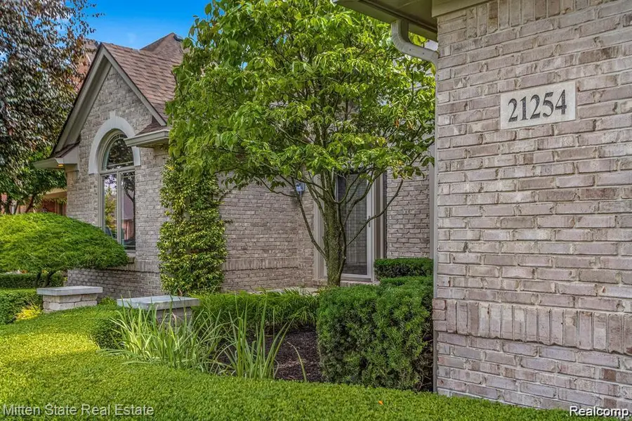 21254 Clayton Drive, Macomb, MI 48044 - Image #3