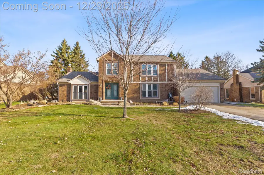 21744 Glenwild Drive, Farmington Hills, MI 48167 - Image #2