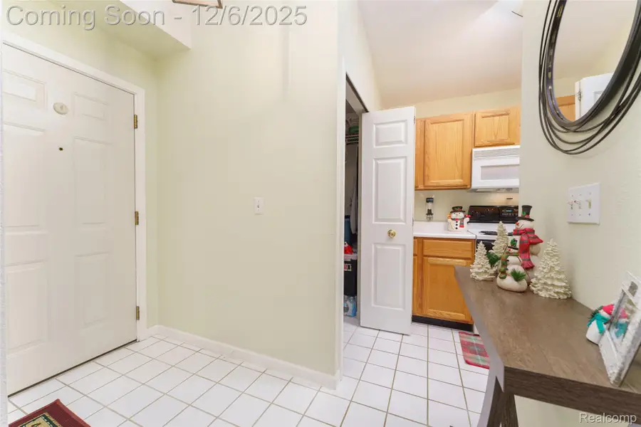 12274 Saint Andrews Way, Fenton, MI 48430 - Image #2