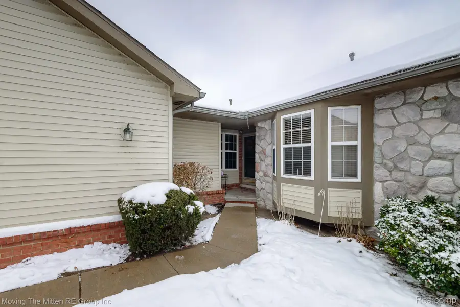 1856 N Kenwyck Drive, Ypsilanti, MI 48198 - Image #2
