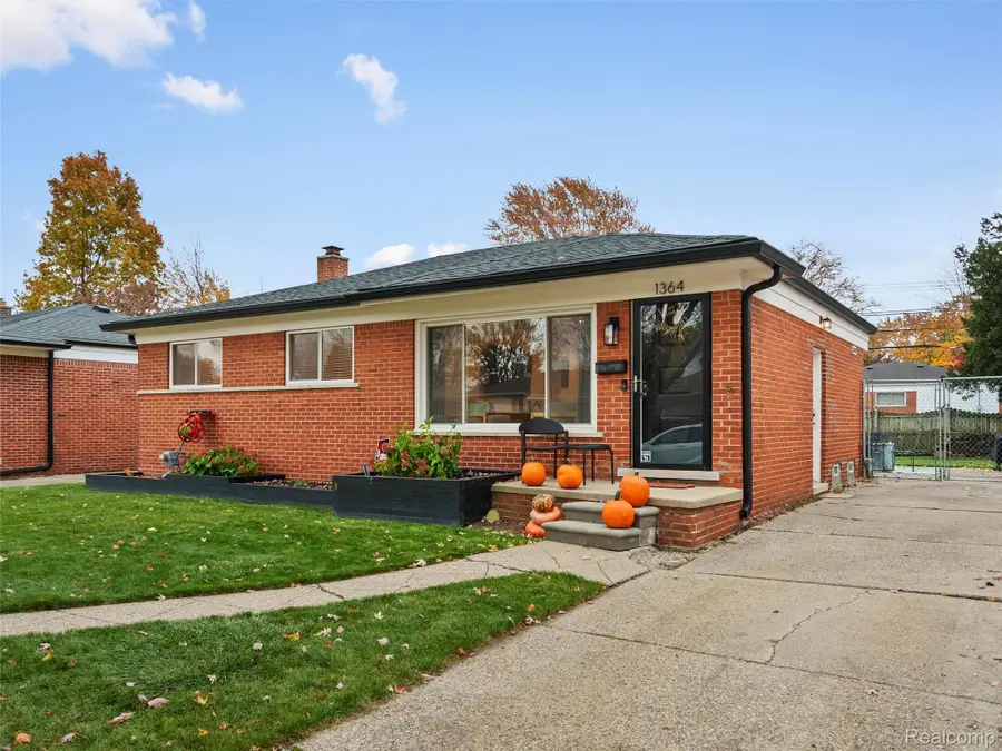 1364 Fontaine Avenue, Madison Heights, MI 48071 - Image #2