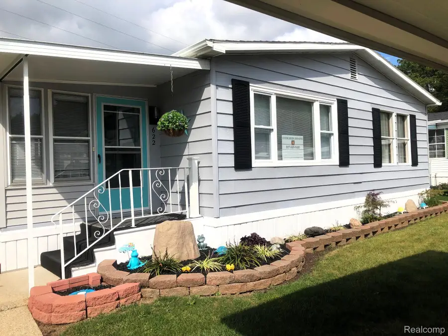 622 Cypress Court, Jonesville, MI 49250 - Image #2