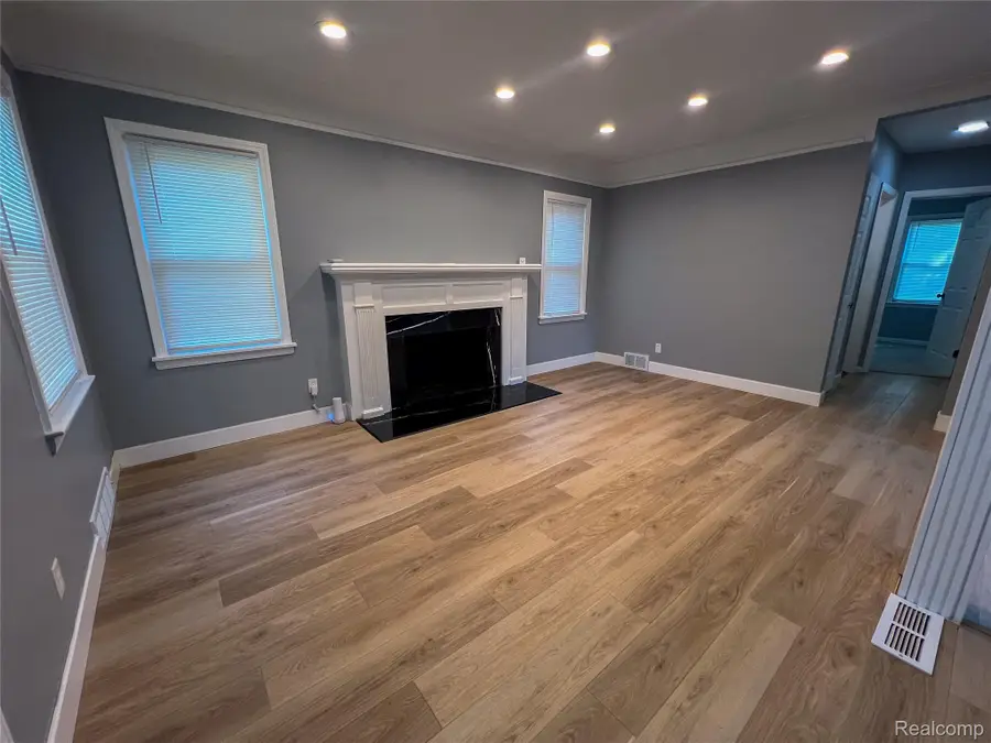 19134 Montrose Street, Detroit, MI 48235 - Image #3