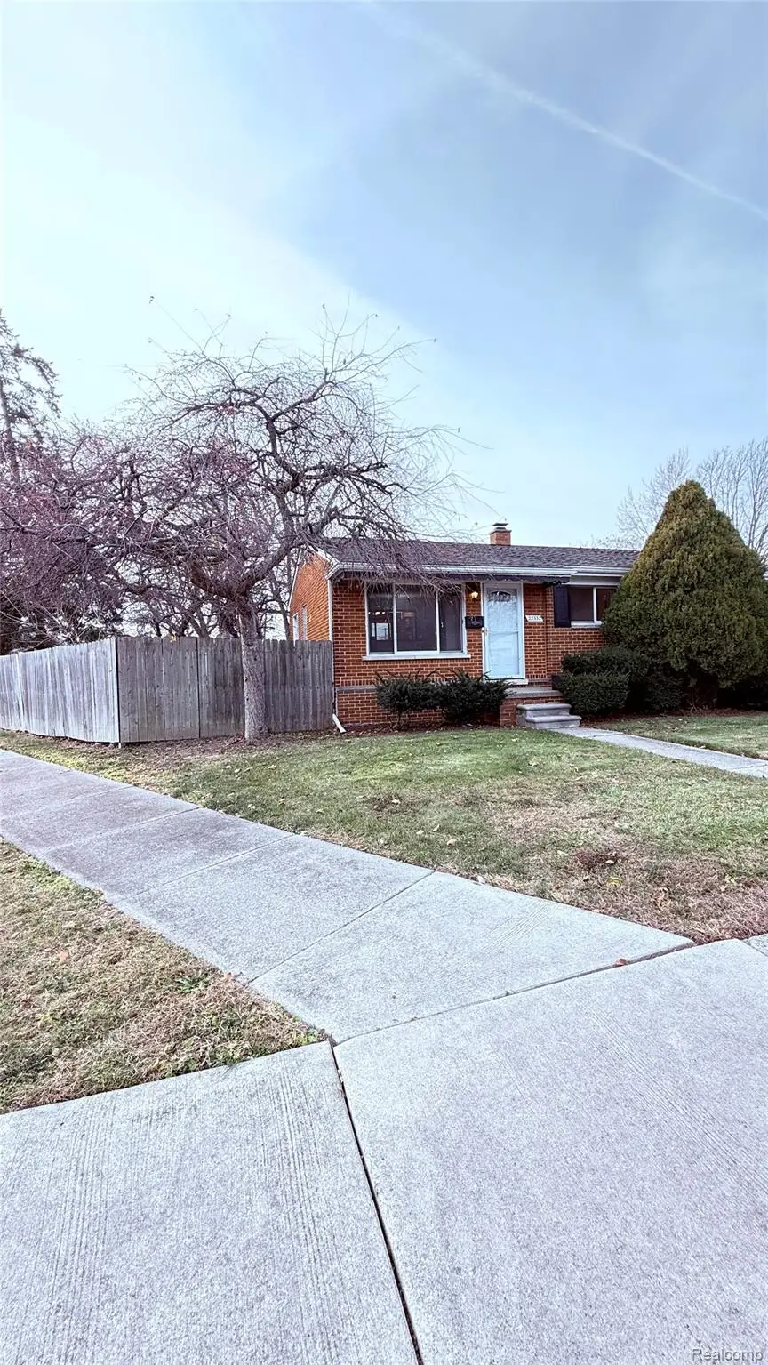 22332 Avon Street, Saint Clair Shores, MI 48082 - Image #2