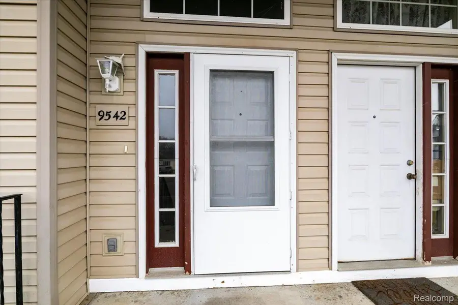 9542 Overlook Court, Mundy Township, MI 48439 - Image #3