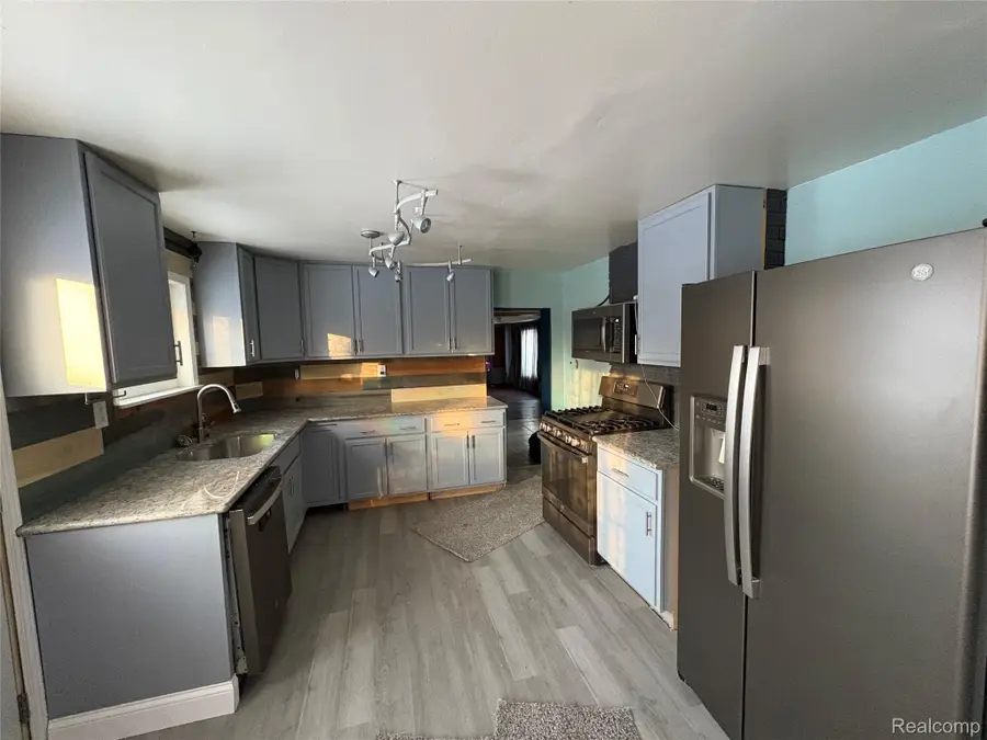 2374 Bradford Drive, Grand Blanc Charter Township, MI 48507 - Image #3