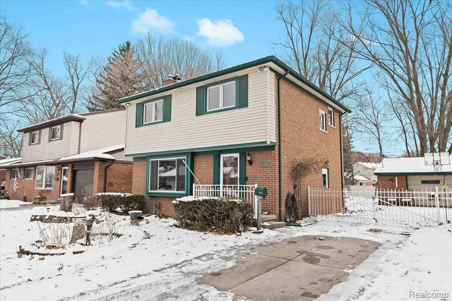 14530 Gary Lane, Livonia, MI 48154 - Image #2