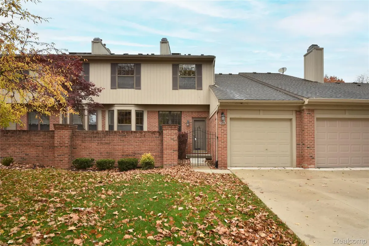 7296 Green Farm Road, West Bloomfield, MI 48322 - Image #1