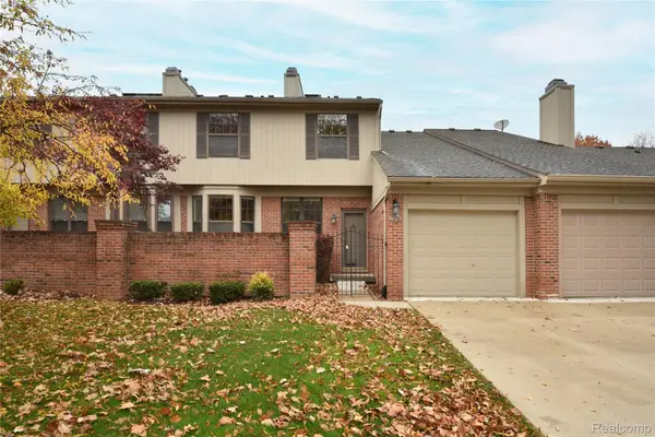 7296 Green Farm Road, WestBloomfield, MI 48322