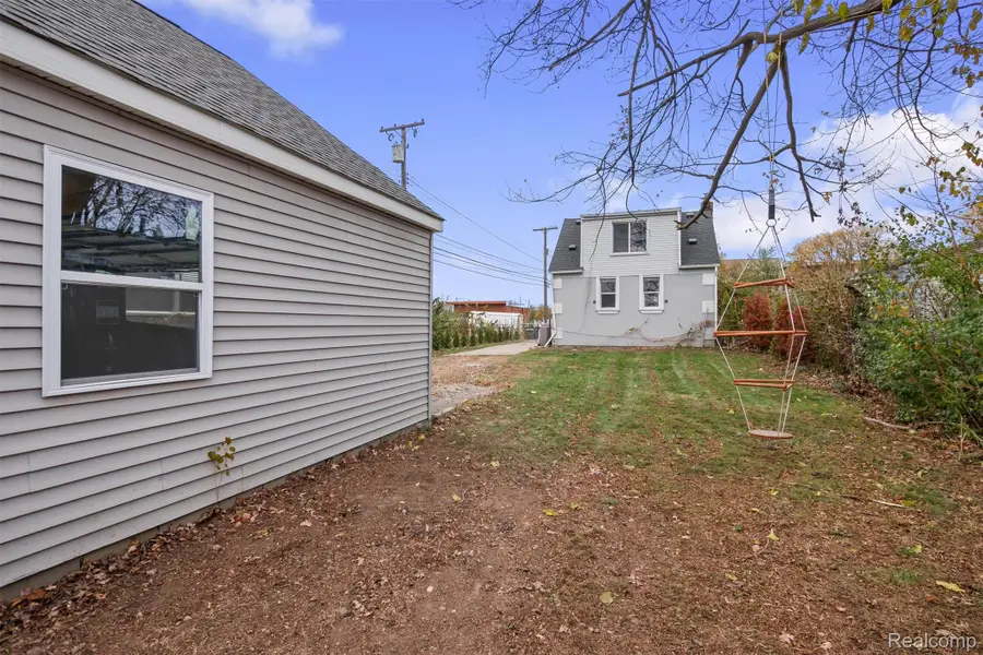 2435 Sunnyknoll Avenue, Berkley, MI 48072 - Image #2