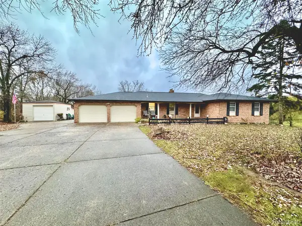 12189 Dentonview Drive, Fenton, MI 48430