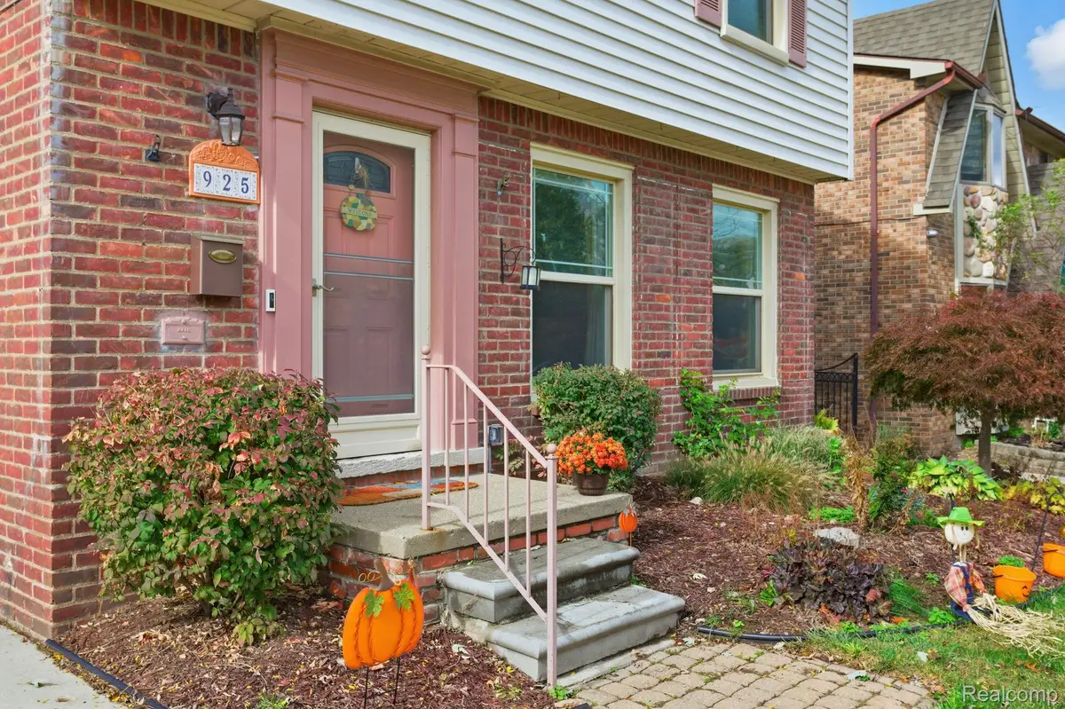925 N Mildred Street, Dearborn, MI 48128 - Image #1