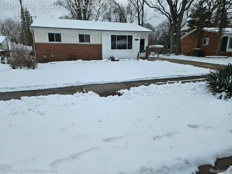 22023 W Brandon Street, Farmington Hills, MI 48336 - Image #2