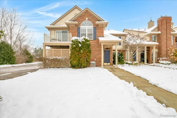 3695 Oakmonte Boulevard, Rochester, MI 48306