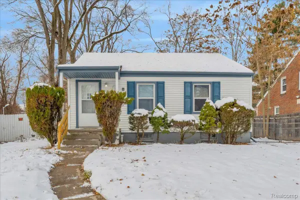 18655 Salem Street, Detroit, MI 48219