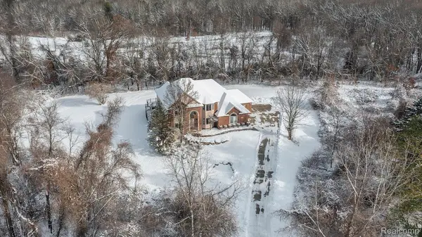 2298 Meadow Court, Leonard, MI 48367