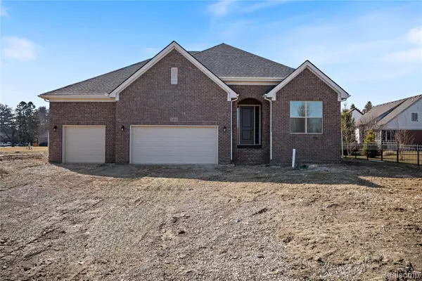 7110 Dryden Road, Almont, MI 48003