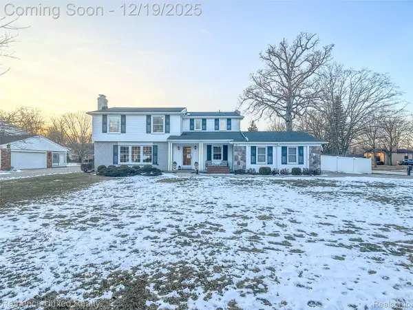 26028 Blossom Lane, GrosseIle, MI 48138
