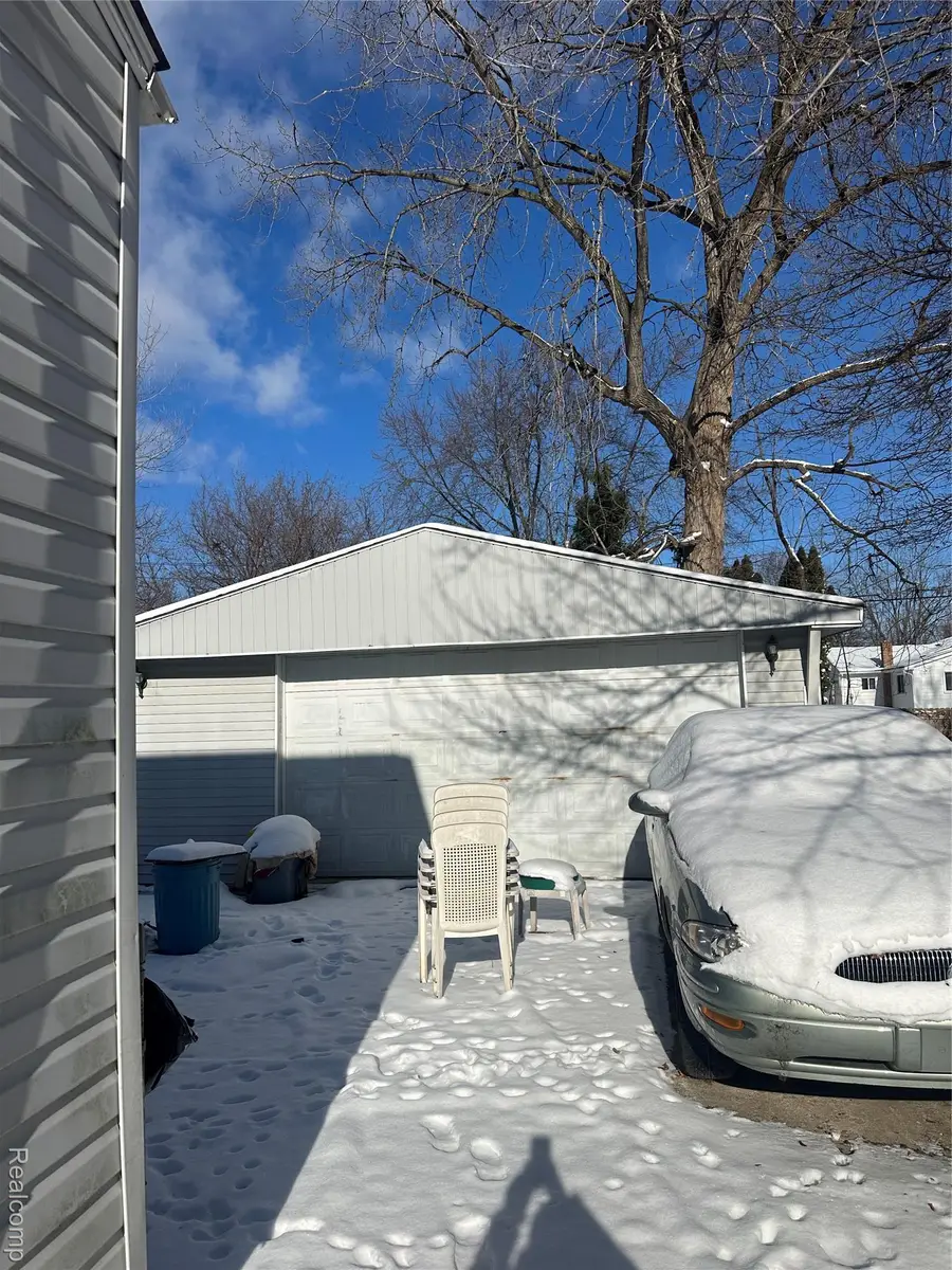 486 Fildew Avenue, Pontiac, MI 48341 - Image #2