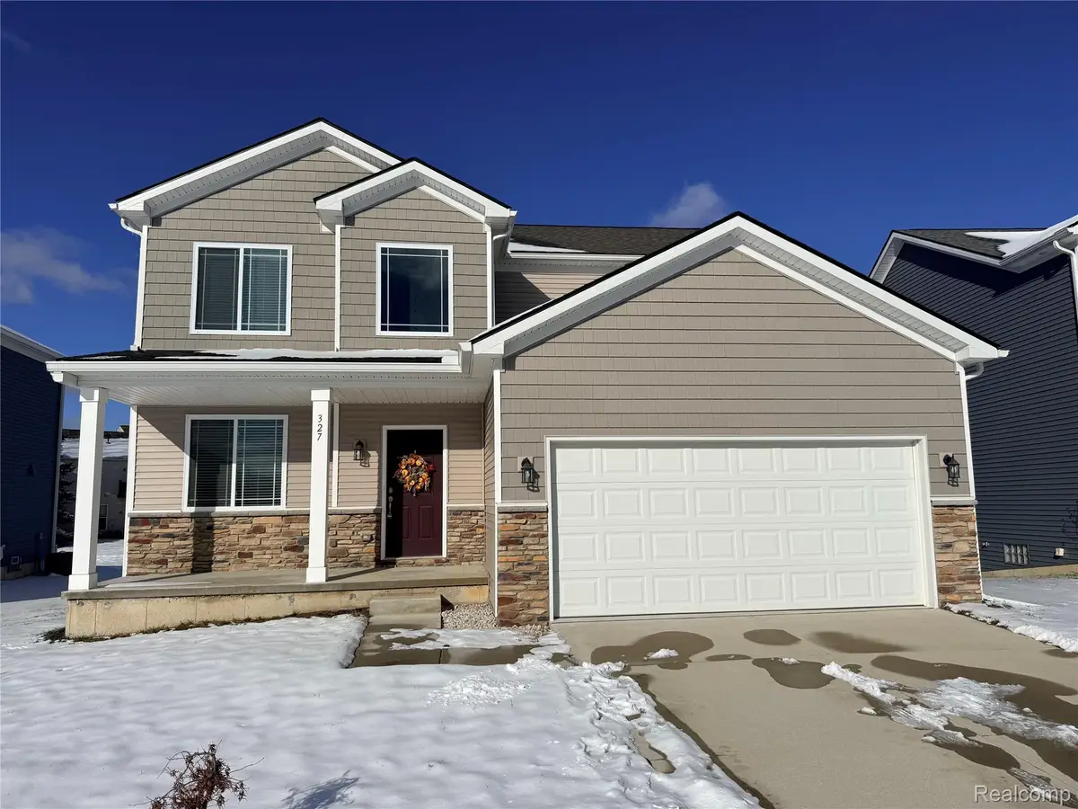 327 Hidden River E, Holly, MI 48442 - Image #1