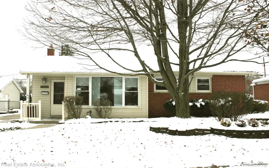 35435 W Chicago Street, Livonia, MI 48150 - Image #2