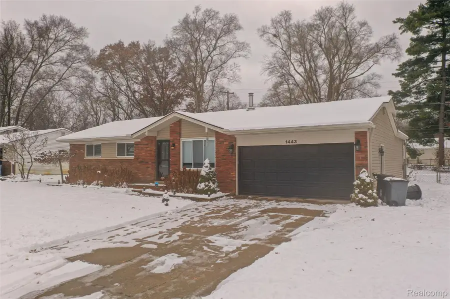 1443 West Drive, Wolverine Lake, MI 48390 - Image #2