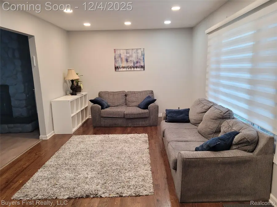 14710 Loretta Place, Oak Park, MI 48237 - Image #3