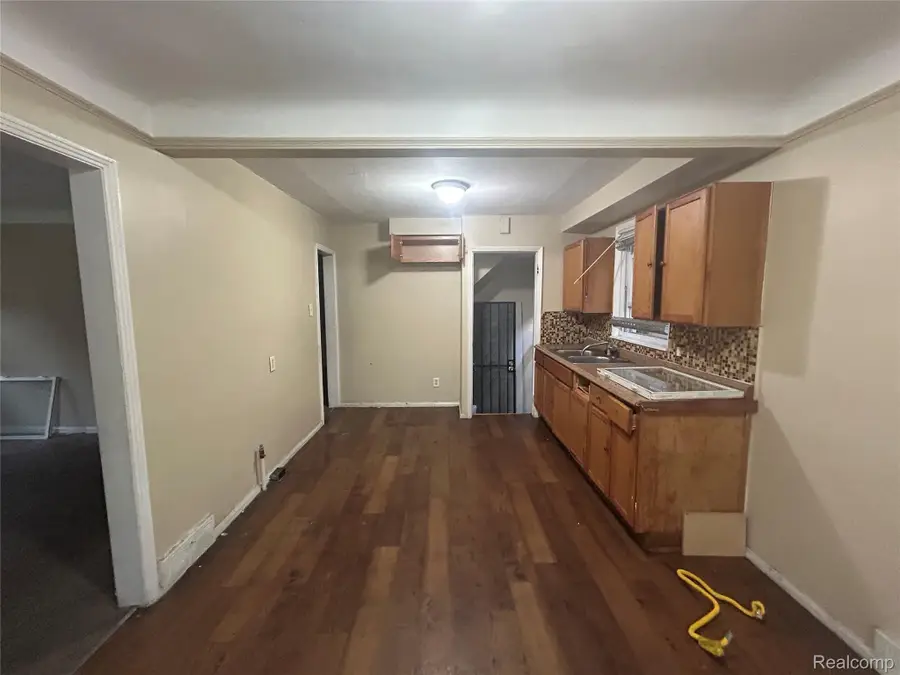 18416 Curtis Street, Detroit, MI 48219 - Image #2