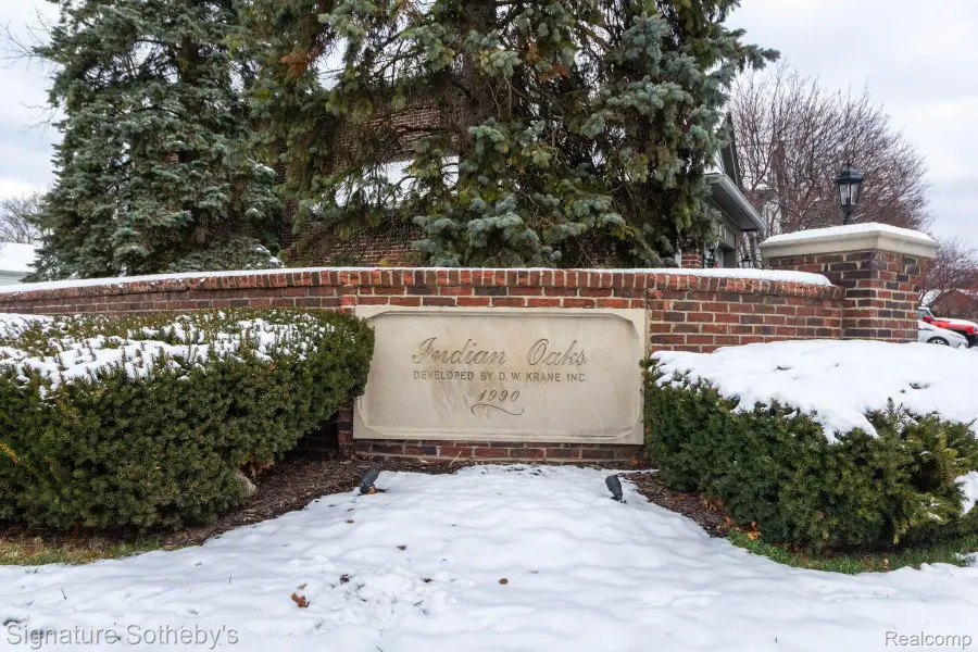 424 Oak Run Court #11, Royal Oak, MI 48073 - Image #2