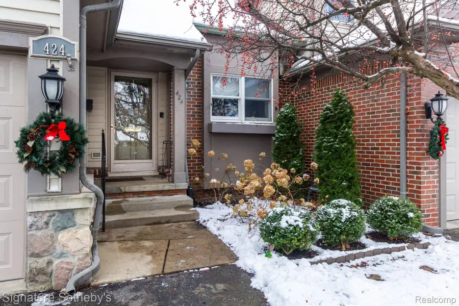 424 Oak Run Court #11, Royal Oak, MI 48073 - Image #3