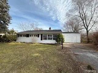 3507 Briarwood Drive, Flint, MI 48507