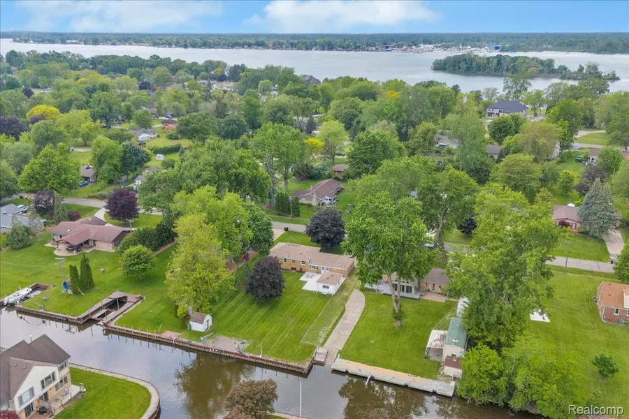 27853 Johnson Road, Grosse Ile, MI 48138 - Image #3