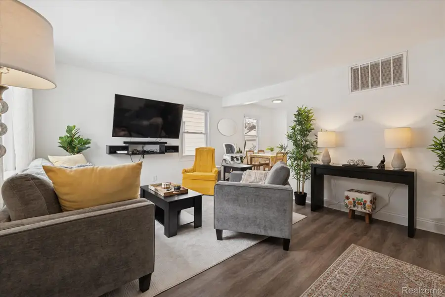 1004 E Otis Avenue, Hazel Park, MI 48030 - Image #3