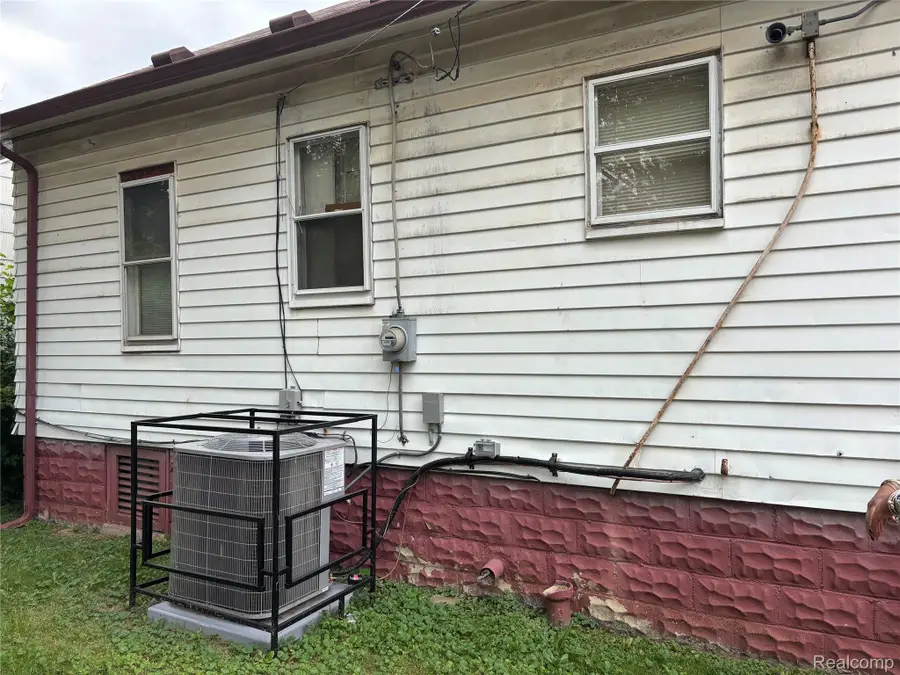 10042 Beechdale Street, Detroit, MI 48204 - Image #3